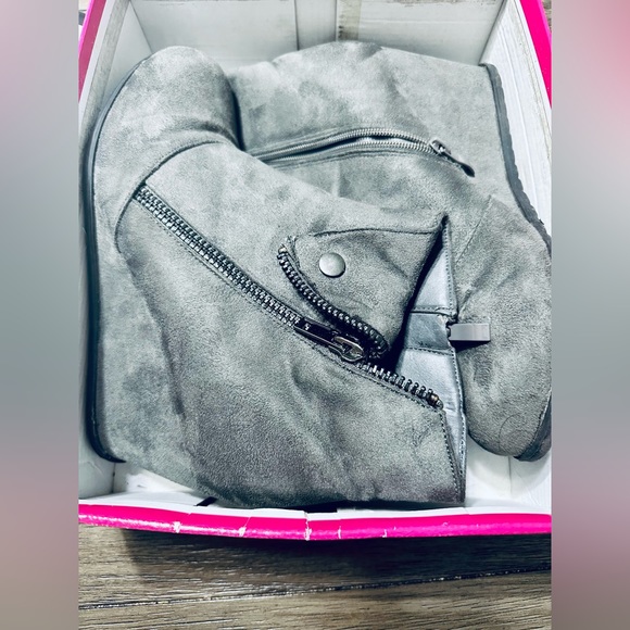 Charcoal gray, suede like. wedge heeled booties! Zipper and barely worn. Size 10 - Picture 1 of 3